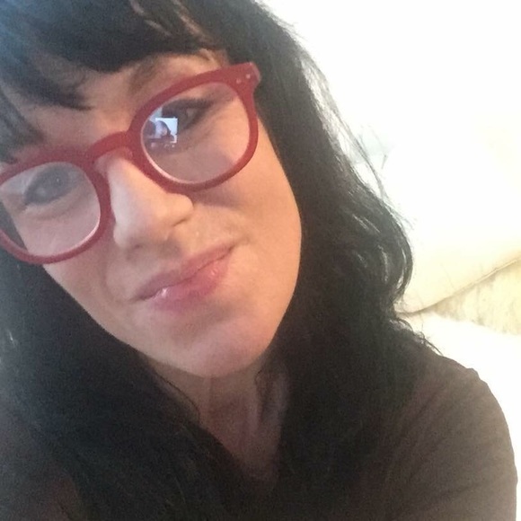 Meet your Posher, Petra - Picture 3 of 5